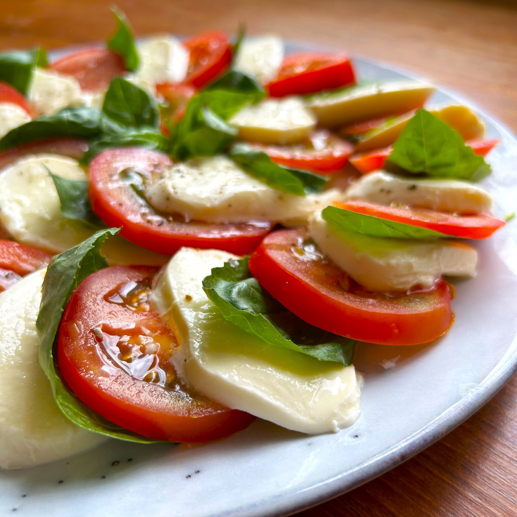 Einfalt Caprese-salat – Heimilisvefurinn